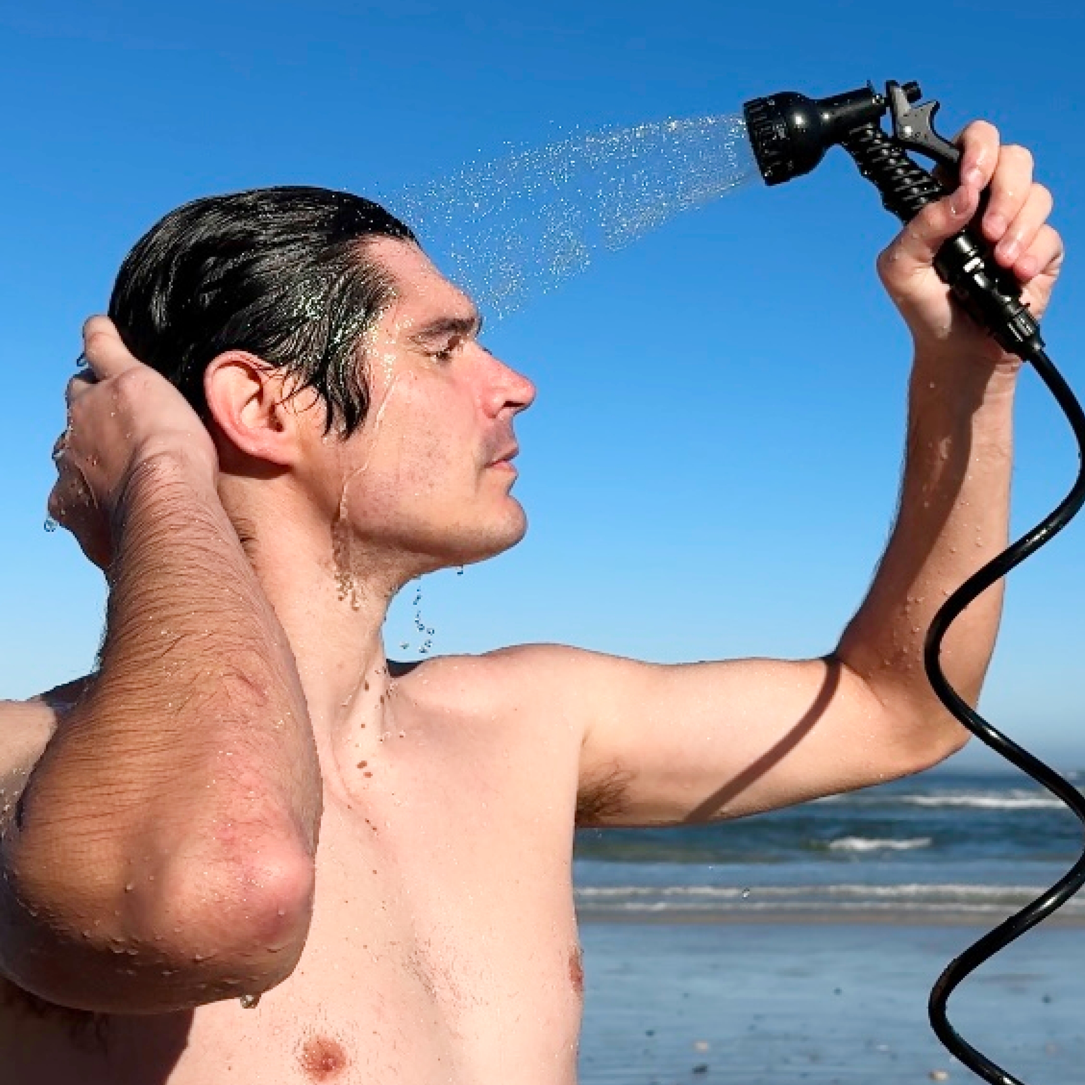 Portable_shower_2.1gal